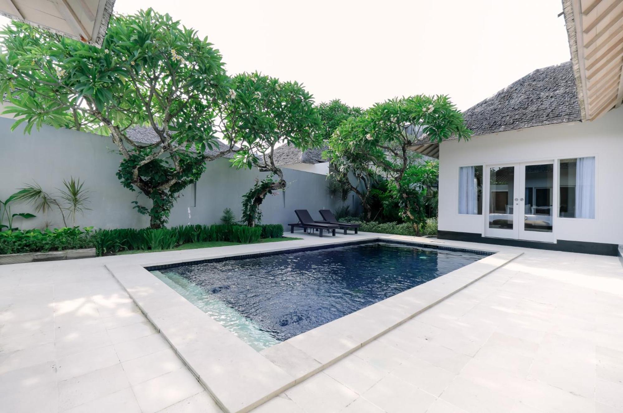 Kaisa Villas Seminyak Exterior photo